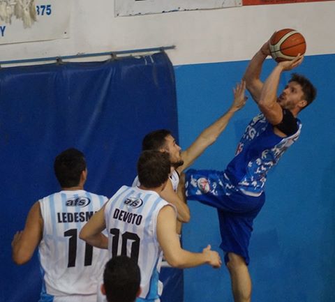 Basquet Chivilcoy - 31 puntos de Di Pietro para la victoria de Racing ante Bragado.