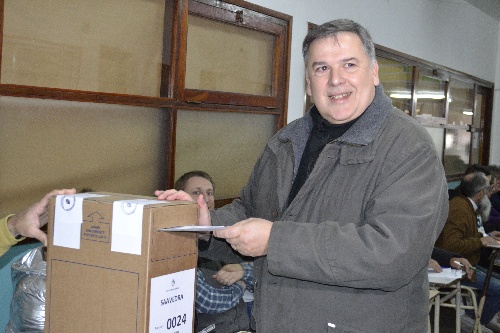 Oscar Gómez, Precandidato a intendente de  Unión por la Patria realizó su votación 