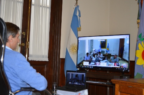Videoconferencia del intendente y otros alcaldes con el gobernador