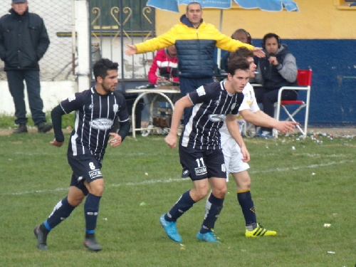 Club Sarmiento dio cuenta de Boca Juniors en el primer cruce de finales.