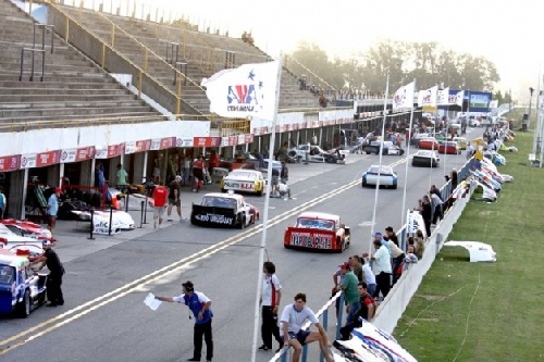 Turismo Carretera - Se cierra el campeonato en La Plata - Se define quien se queda con el oro.