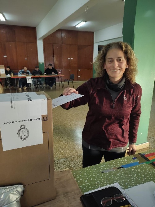 Verónica Piangatelli realizó su votación 