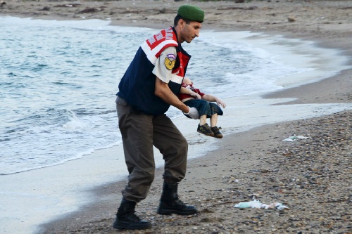 La foto de un chico sirio muerto es el nuevo símbolo del drama migratorio