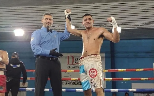 Box - Alfredo Blanco obtuvo una victoria por puntos en Pueblo Santa María.  