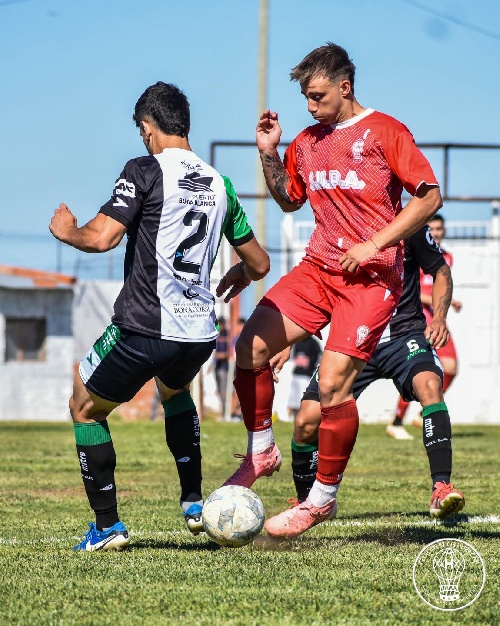 Liga del Sur - El suarense Franco Pane marcó dos goles para Huracán de Ingeniero White.  