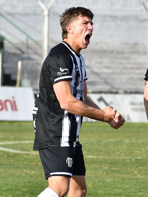 Liga Del Sur - Rodrigo Phillipp debutó en la red venciendo a San Francisco. 