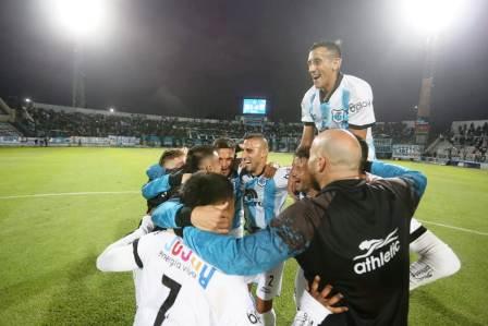 Nacional B - Gimnasia de Jujuy con Leo González festejó en su cancha. 