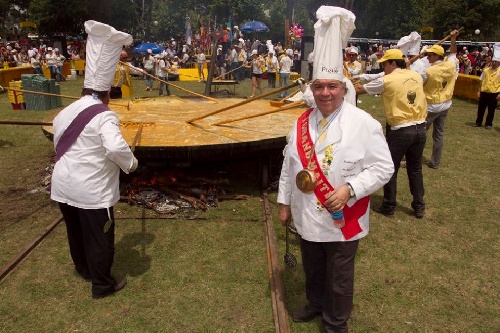 Se viene la Omelette Gigante tamaño record en el mundo para el 135º aniversario de Pigüé