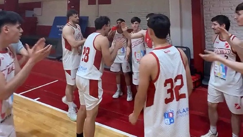 Sportivo Pilar dirigido por Fiorido derrotó a Obras por la liga metropolitana.  