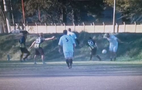 Locos por el Fútbol - Nueva victoria de Excavaciones Paqui para seguir en la punta.  