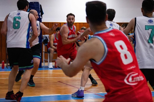 Basquet - Independiente de Pigüé aseguró su lugar en el Final Four. 