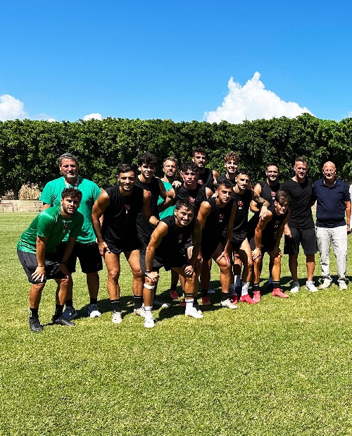 Calcio Serie D - Reggina 1914 con la presencia de Maxi Ginobili como A.T comenzó la liga.  