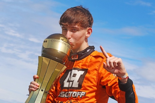 Thiago Falivene resultó campeón de la Fórmula 3 Metropolitana. 