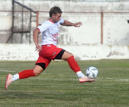 El suarense Franco Pane marcó dos goles para Huracán ante Olimpo. 