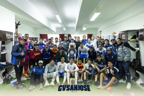 Bolivia 1ra División - Thomas Monterubianessi estuvo en el banco en la victoria de su equipo.  