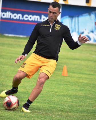 Martín Prost hizo su debut en Olimpo jugando en el Carminatti.
