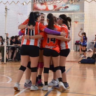 Voley - El Sub 18 Damas de Unión Pigüé culminó 3° en el Clausura de la Avso. 