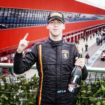 Turismo Pista - El whitense Quevedo va por el título en la Clase 3. 