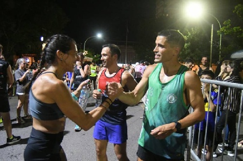 Los bahienses Córsico y Pereyra ganaron los 8 k de la maratón de reyes bahiense. 