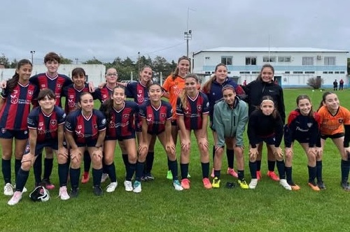Victoria de las chicas Sub 15 de Peñarol en Puán para quedar como escoltas.  