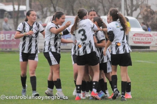 LRF - Damas Sub 15- Las chicas de Blanco y Negro recuperaron la punta. 