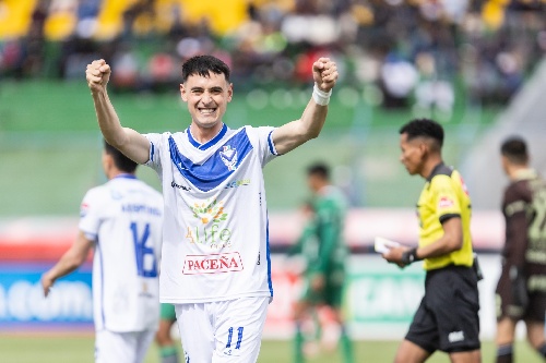 Thomas Monterubianessi marcó dos tantos en la goleada ante Oriente Petrolero.  