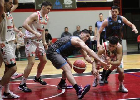 Liga Argentina - Racing de Chivilcoy con De Pietro perdió el invicto. 