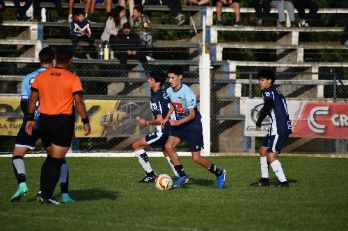 En inferiores, Sarmiento logró dos victorias y un empate ante Argentino. 
