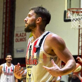 De Pietro marcó 26 tantos en la goleada de Colón de Chivilcoy. 