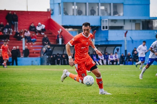 1ra C - Leo González con Estrella del Sur visita a Luján. 