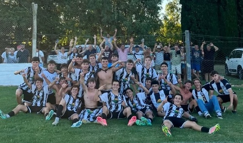 LRF - Inferiores - Blanco y Negro ganó la final extra de la temporada en 5ta división.