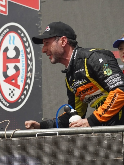 Turismo Pista Clase 3 - El olavarriense Pezzucchi ganó la final de Toay. 