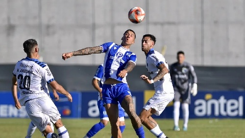 Uruguay 1ra Div - Nicolás Cabral fue titular en Liverpool. 