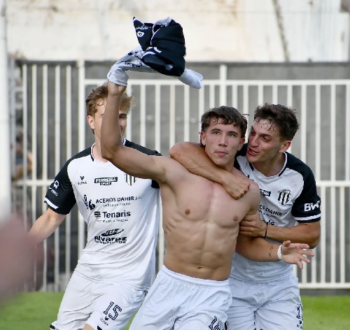  Rodrigo Philipp marcó un gol en la victoria de Liniers ante Sporting. 