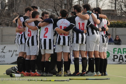 Hockey Masculino - Blanco y Negro se desprende en la punta del torneo. 