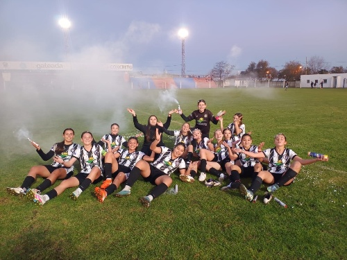 LRF - Blanco y Negro se adueñó del torneo apertura Sub 15 Femenino. 