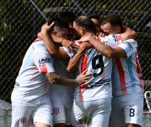 LRF - Unión Pigüé derrotó a Deportivo Rivera y sueña con clasificar. 