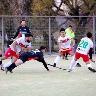 Hockey - El Cef 83 en Caballeros recibe a Huracán de Tres Arroyos. 